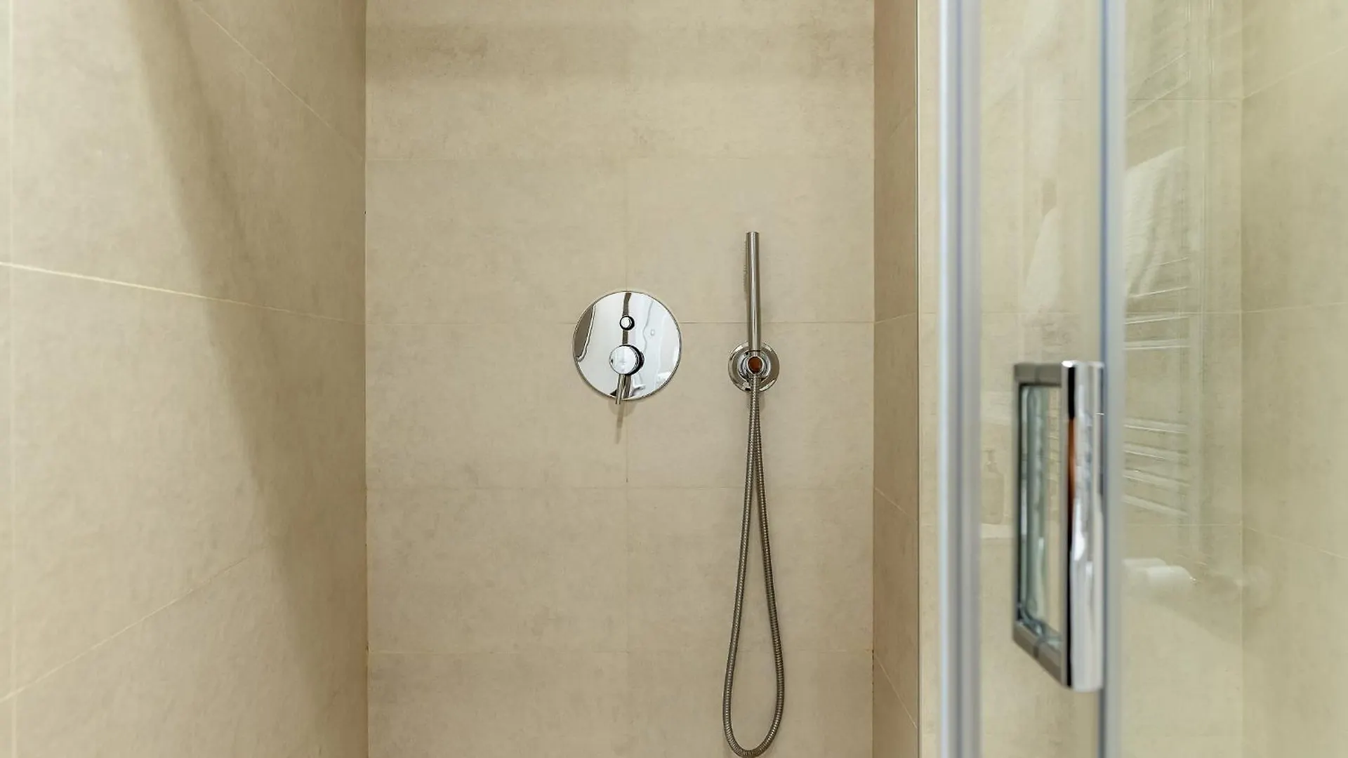 Porta Venezia New Luxury Apt - Wifi Full Equiped Milan Italy